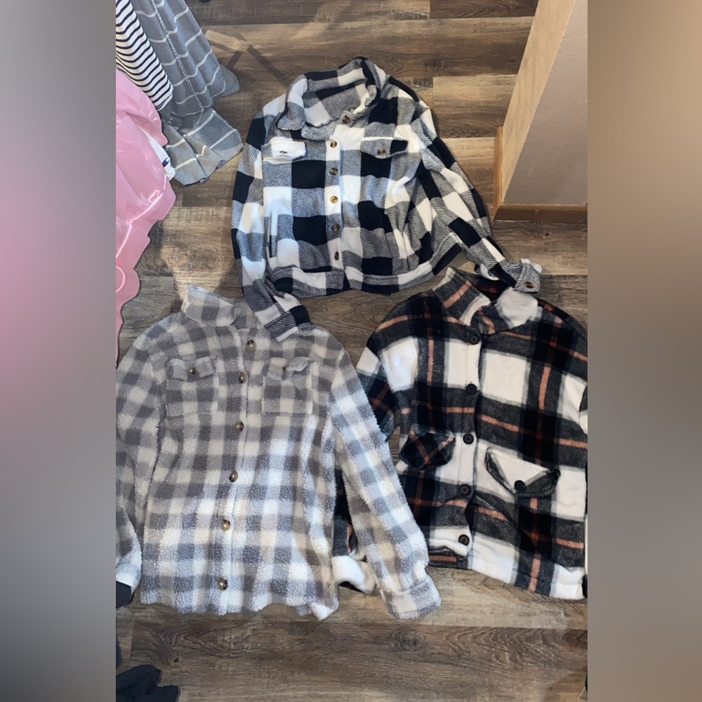 Women’s size small Sherpa jacket bundle